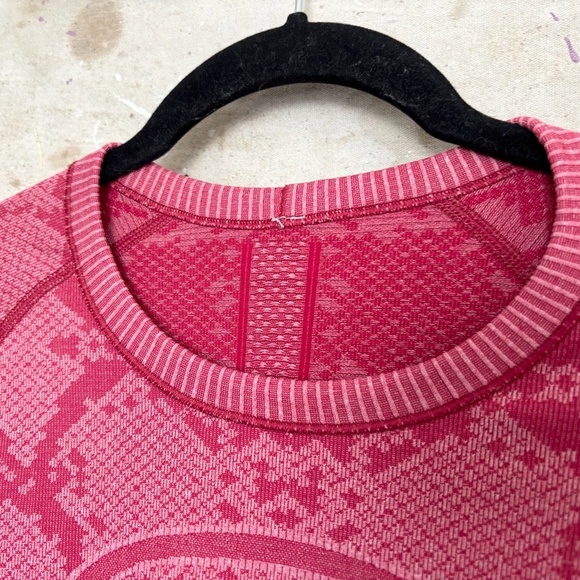 Lululemon Swiftly Tech Long Sleeve Crew, Heathered Cranberry - Picture 3 of 5